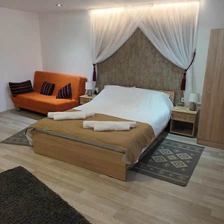 Casa Mary Mar Hotel Tirgu Ocna Exterior photo