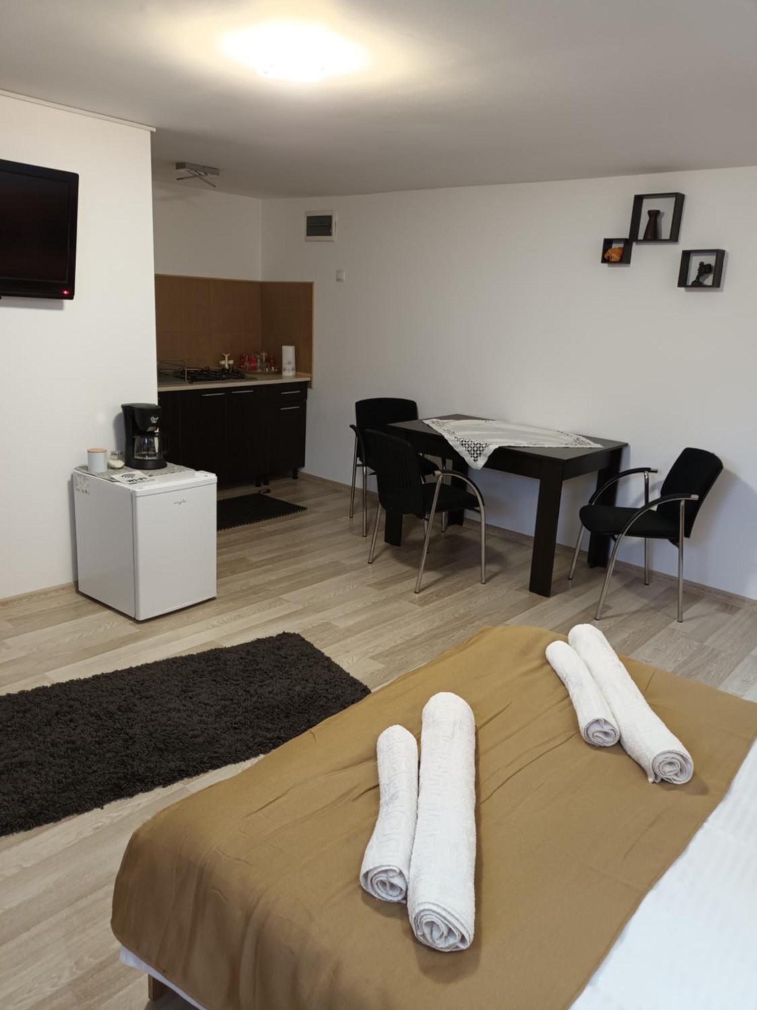 Casa Mary Mar Hotel Tirgu Ocna Exterior photo