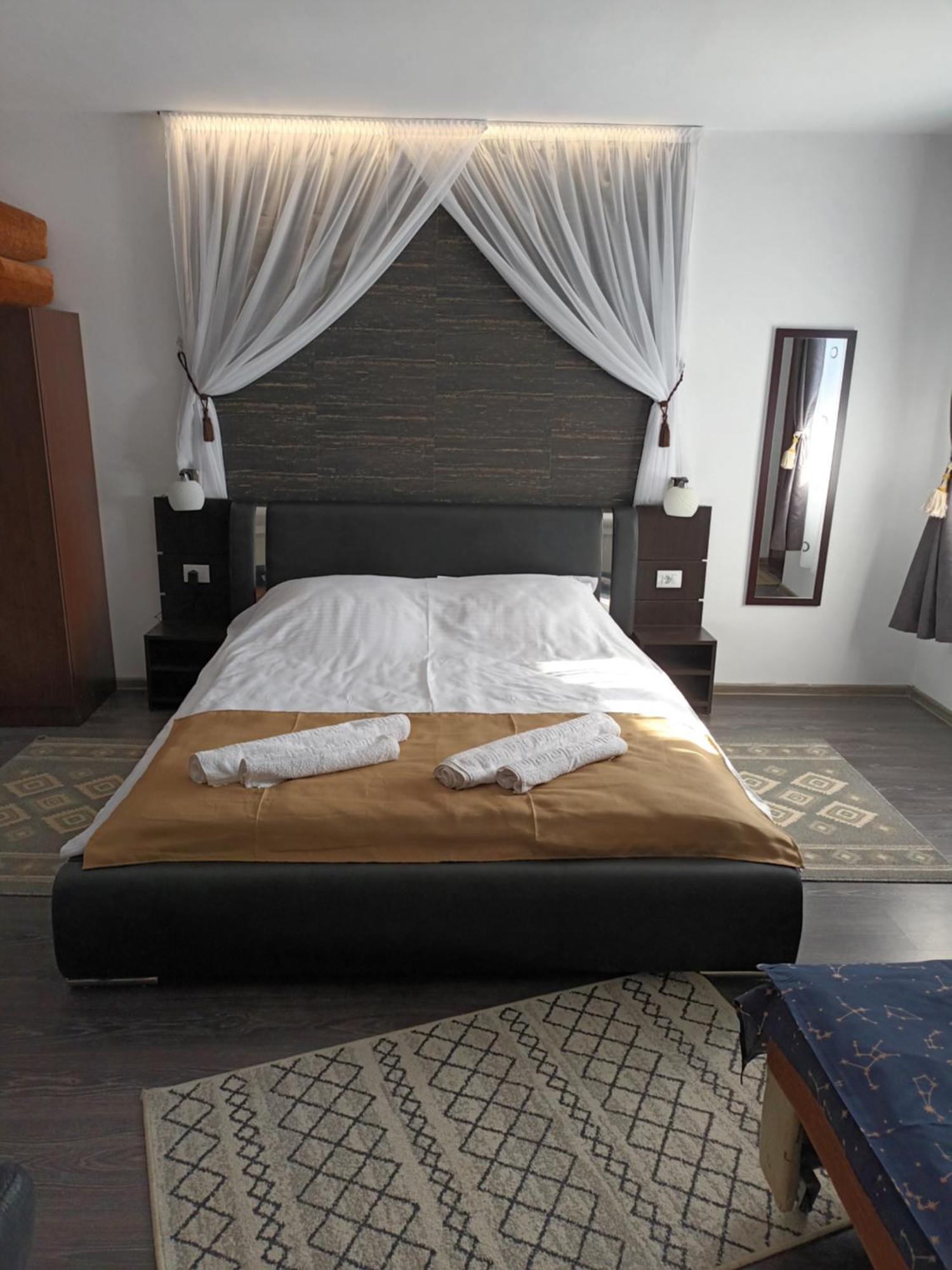 Casa Mary Mar Hotel Tirgu Ocna Exterior photo